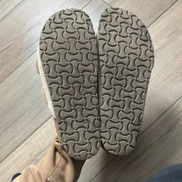 Naot Santa Barbara Stone Suede - Picture 2 of 2